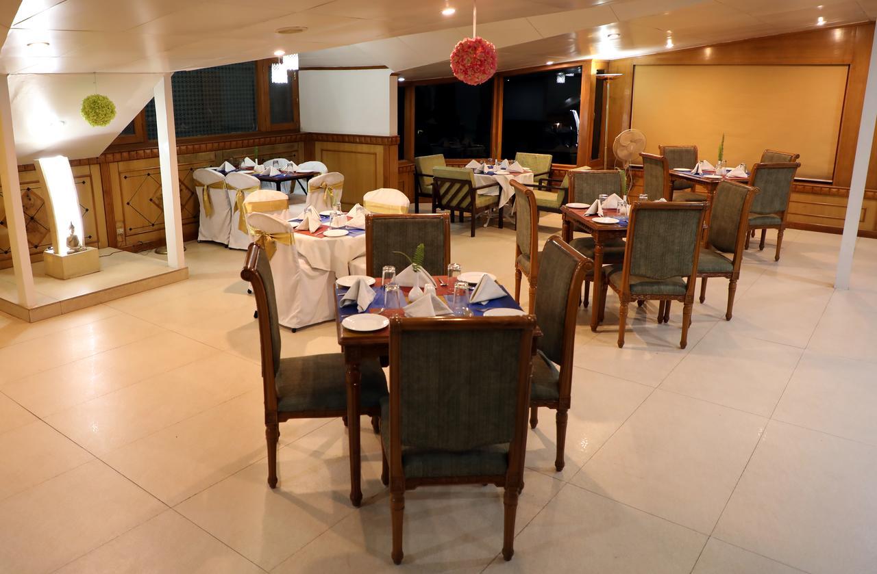 Hotel Baljees Regency Shimla Buitenkant foto
