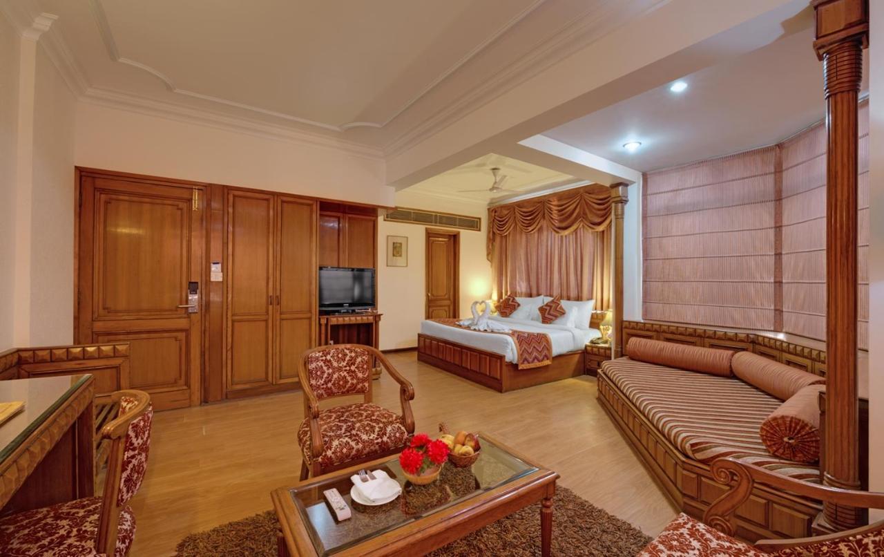 Hotel Baljees Regency Shimla Buitenkant foto