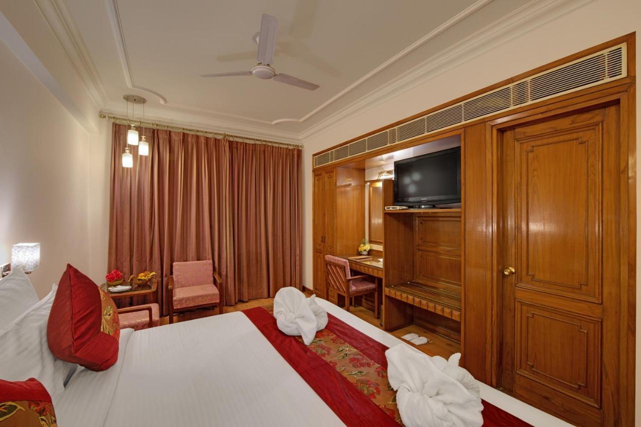 Hotel Baljees Regency Shimla Buitenkant foto