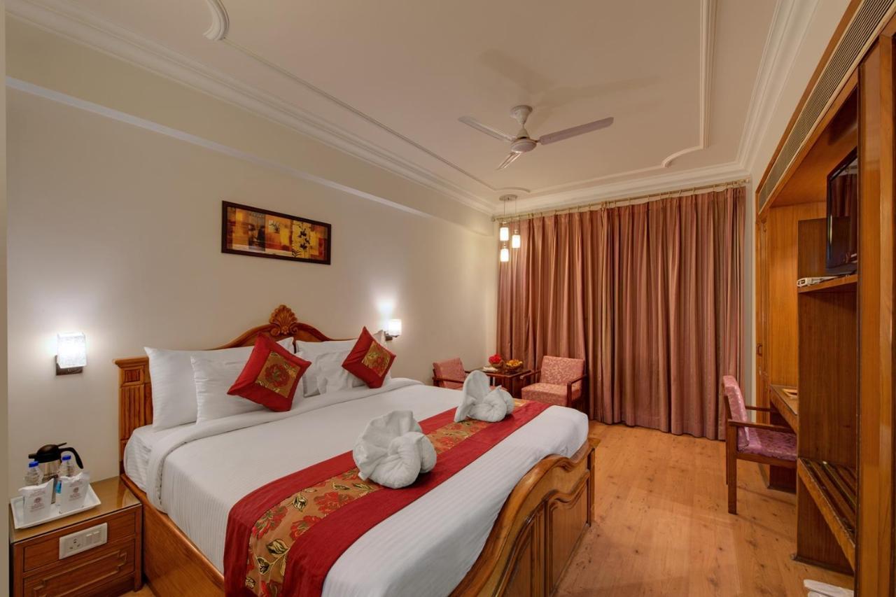 Hotel Baljees Regency Shimla Buitenkant foto