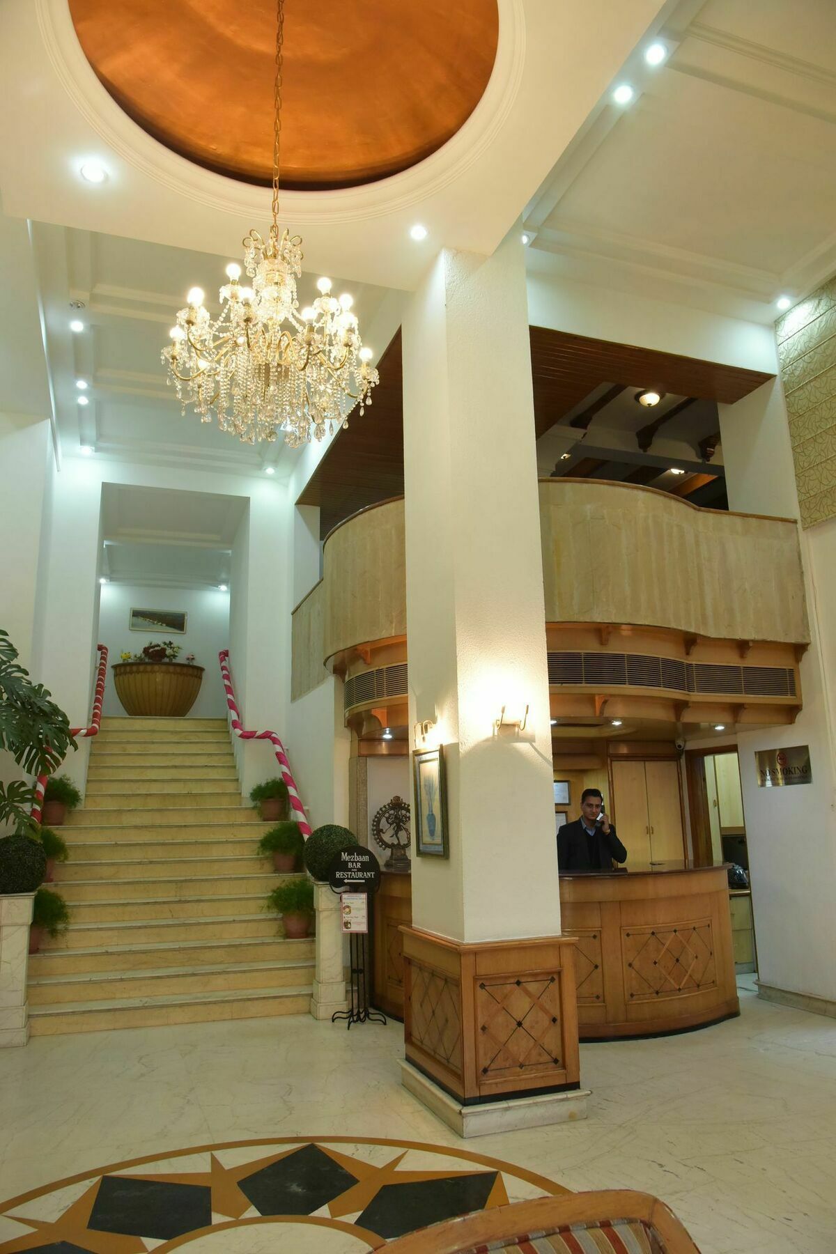 Hotel Baljees Regency Shimla Buitenkant foto